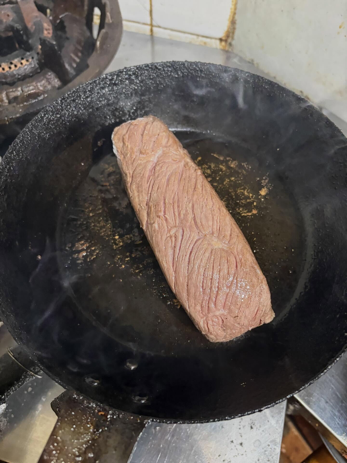 🥩 本日4/2(木) 自家製ローストビーフ完成！
